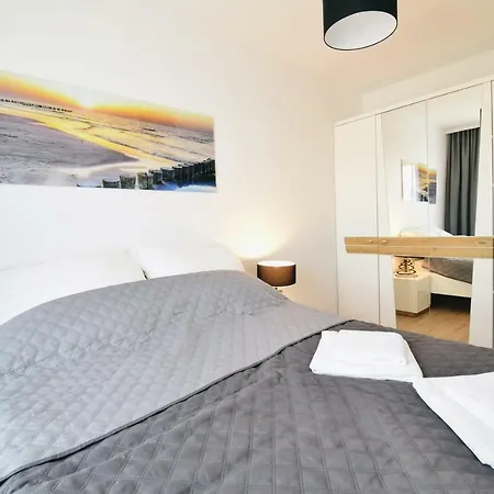 Anders Z Miejscem W Garazu I Rowerami Apartment