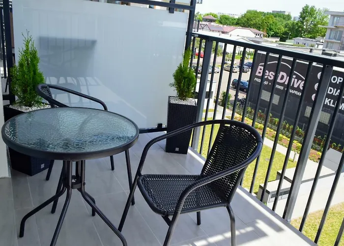 Anders Z Miejscem W Garazu I Rowerami Apartament *