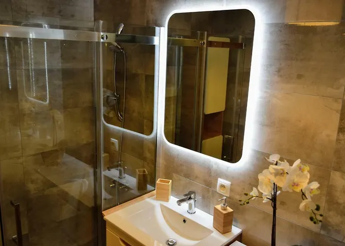 Anders Z Miejscem W Garazu I Rowerami